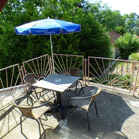 Vitorlas Apartmanhaz Апартаменты *