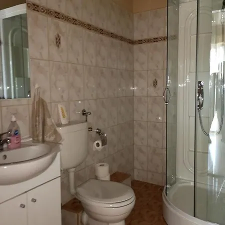 Apartment Vitorlas Apartmanhaz *