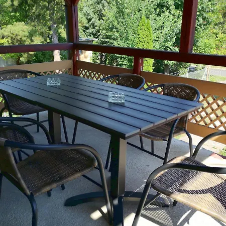 Vitorlas Apartmanhaz *