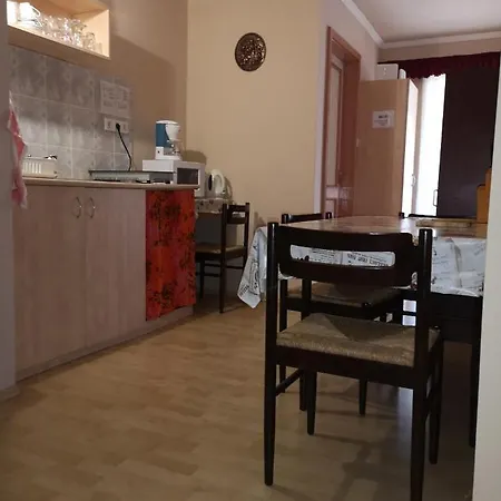 Апартаменты Vitorlas Apartmanhaz Шиофок